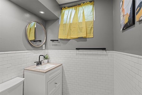 Refresh and Relax  – Our full bathroom is stocked with essentials, ensuring a rejuvenating experience after a day of adventures.