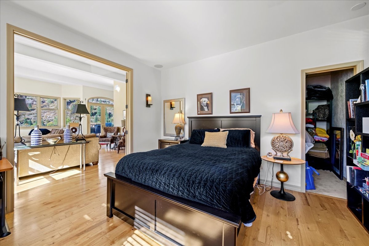 Guest bedroom