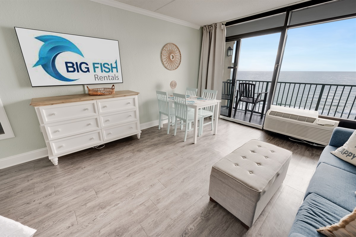 Room with Stunning Views🌊☀️