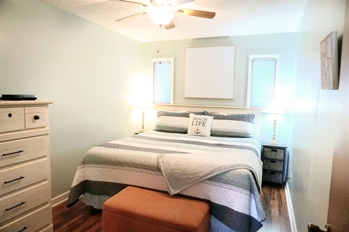 Bedroom 1 - King