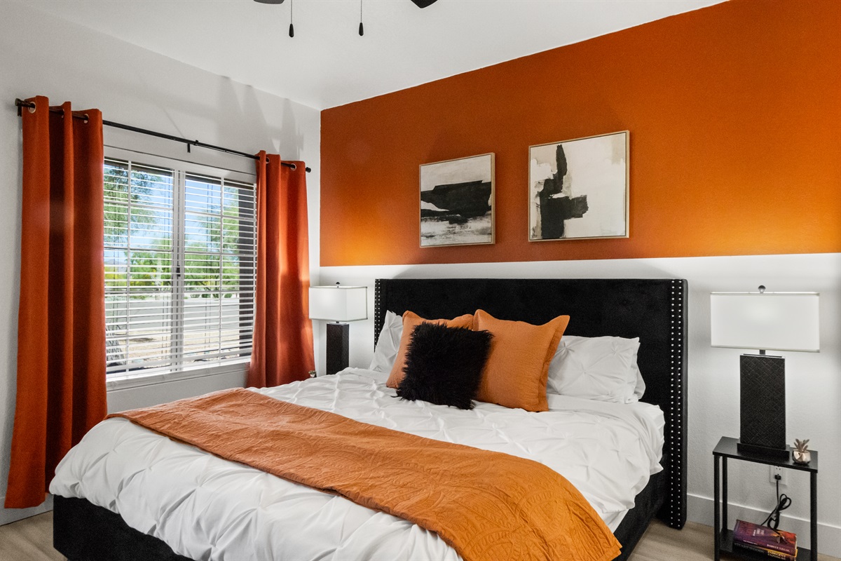 ✨ Luxury bedding and plush linens ensure a restful night's sleep every stay.