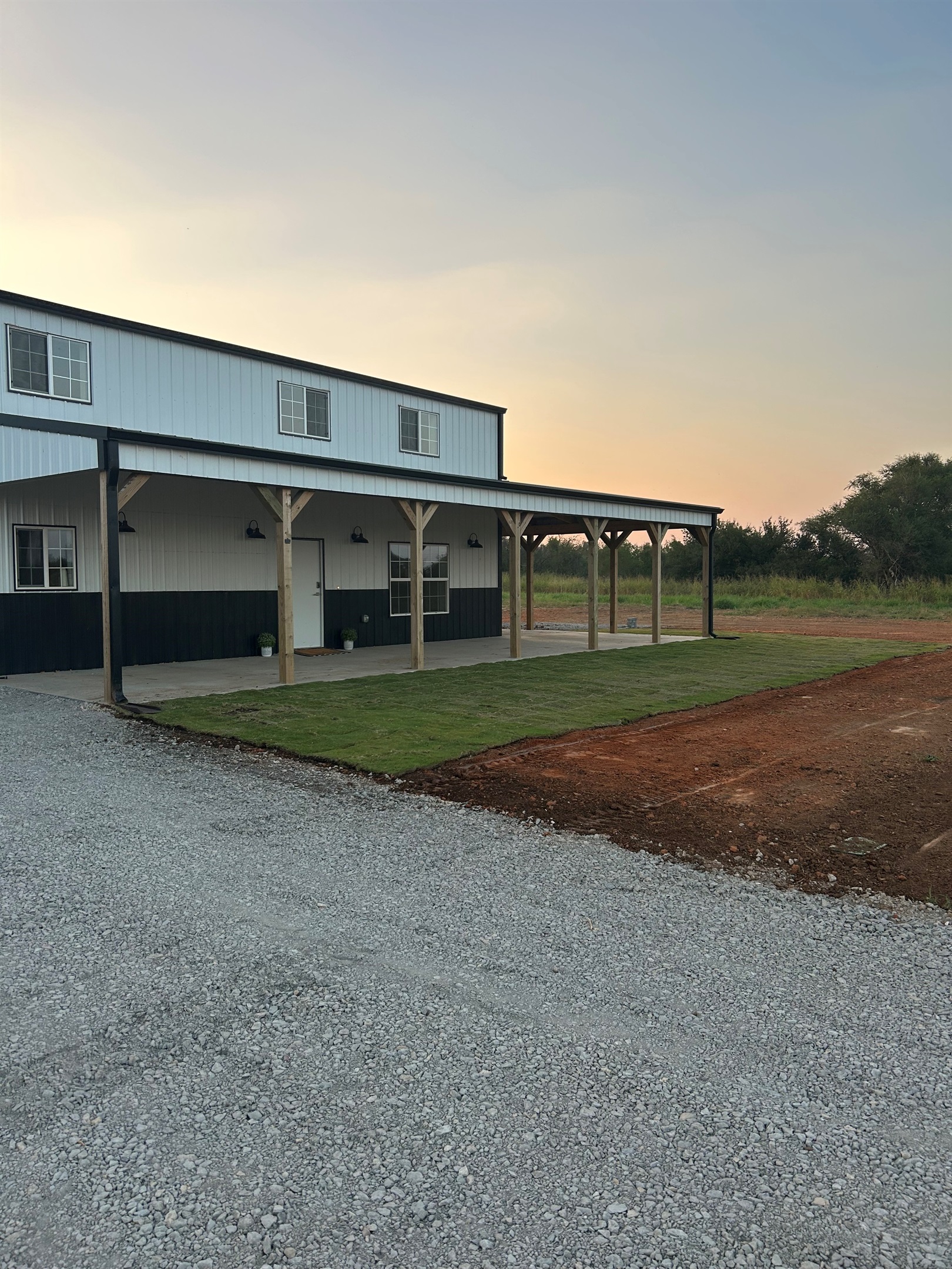 Large driveway for parking