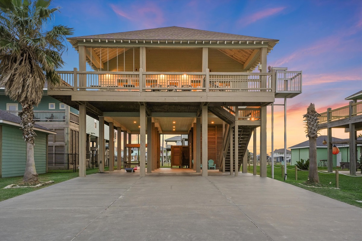 ac4f5523ae604c4c9cb730d2b5731540 Large | Beachhouse | Texas | TX | Vacation Homes | Galveston | Crystal Beach | Kokomo | Breezy Days | Beachfront Elegance | Sunrise Serenity | Southern Sands Property Management, LLC