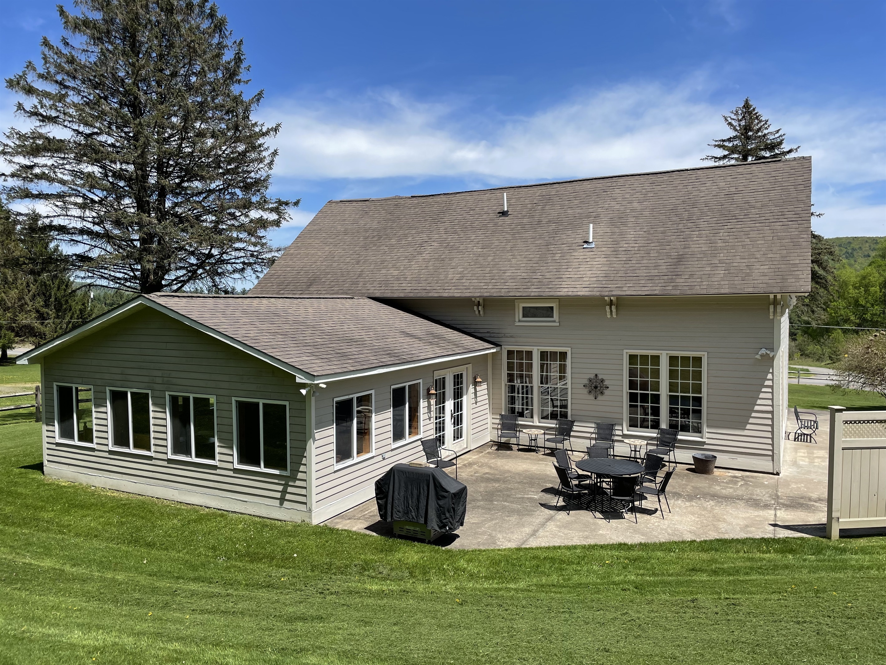 Back patio area at Spruce Hill