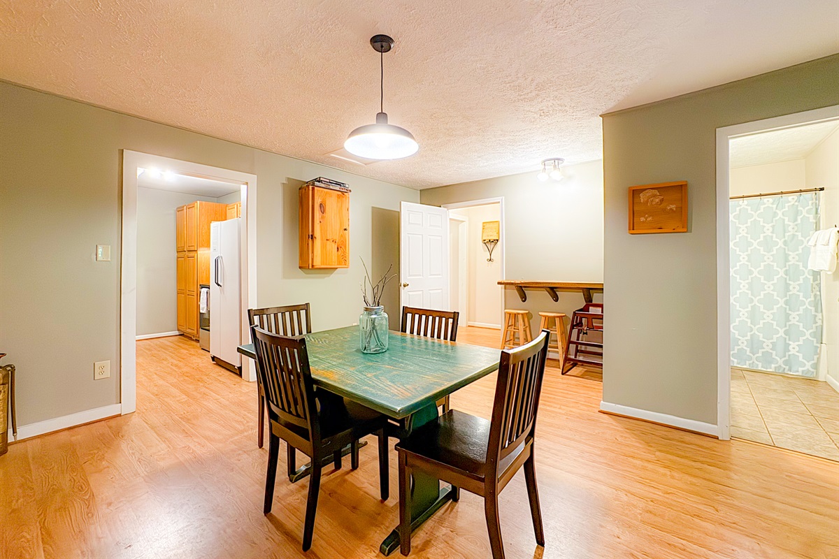 ol gun range dining room