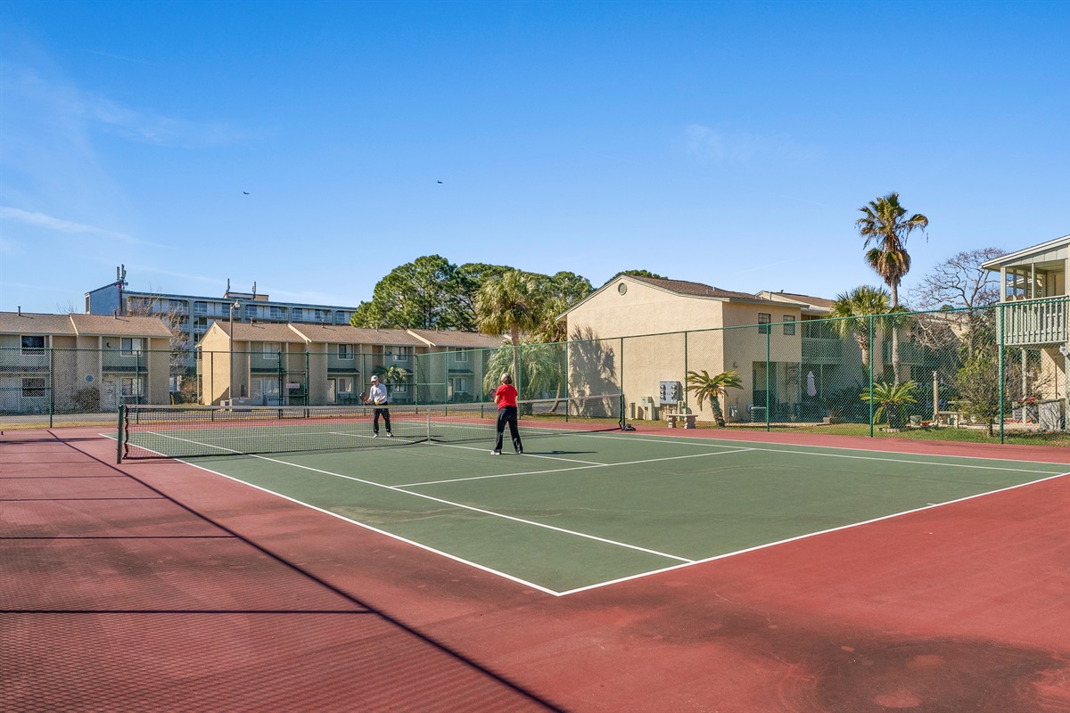 Multiple Pickleball and Tennis courts