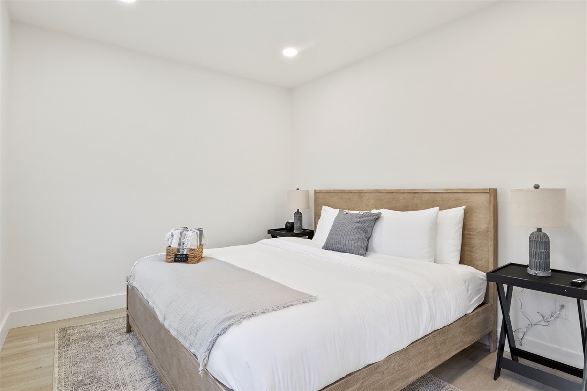 Bedroom #1 King Size Bed w/ Smart TV