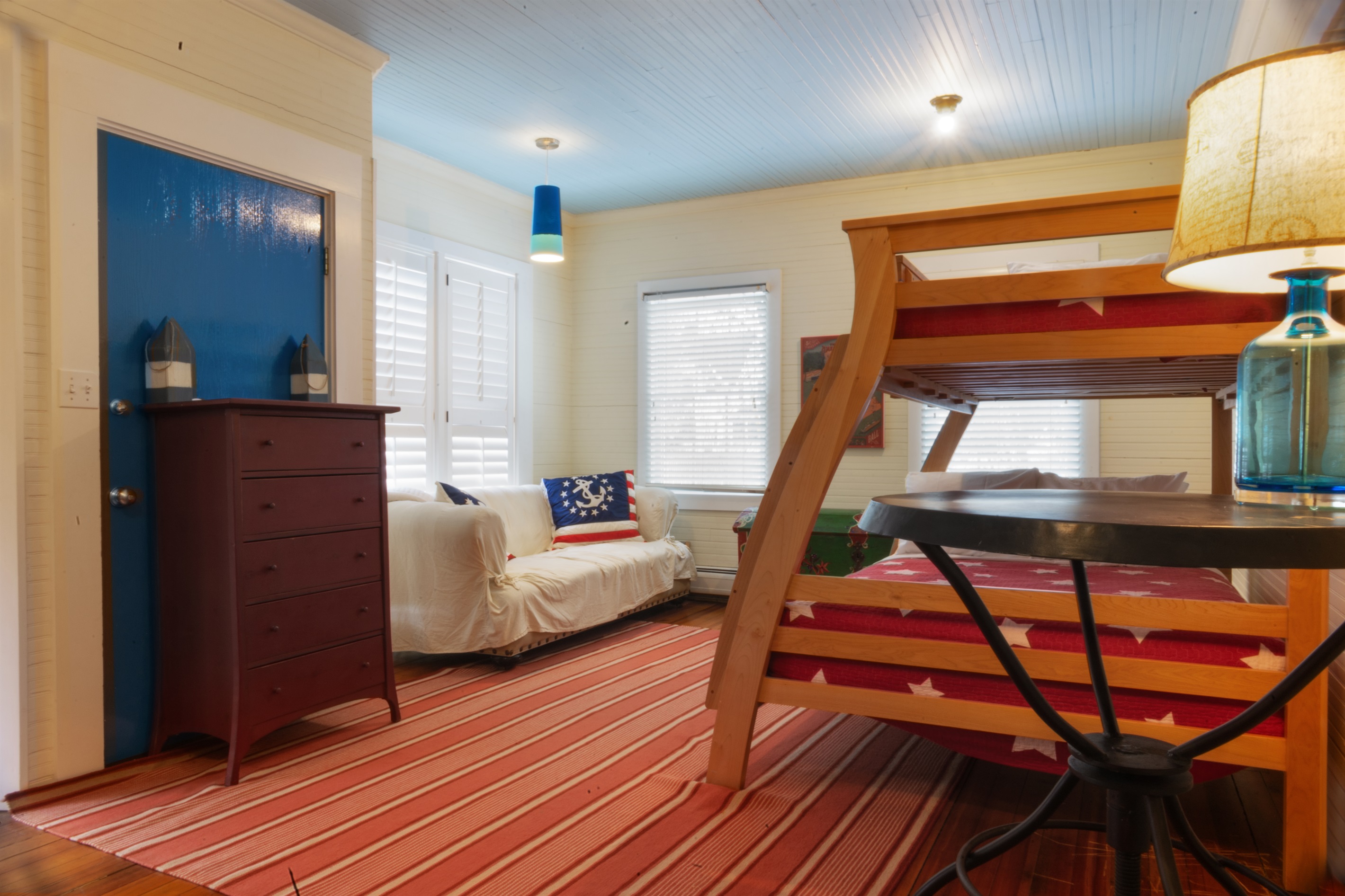 Guest Bunk Room - Twin Over Double - Couch 