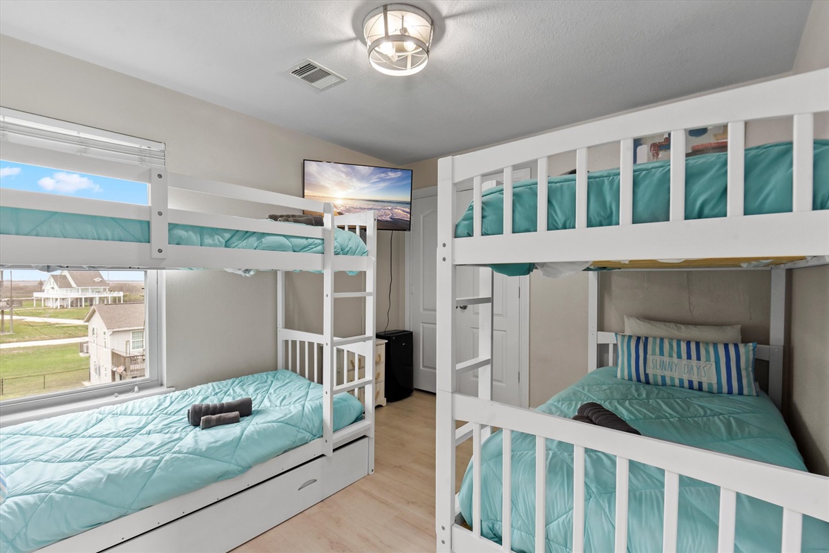 ac856aef4b4246d782366323431fa702 Large | Beachhouse | Texas | TX | Vacation Homes | Galveston | Crystal Beach | Kokomo | Breezy Days | Beachfront Elegance | Sunrise Serenity | Southern Sands Property Management, LLC