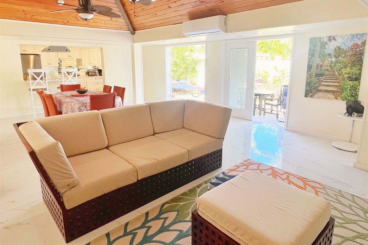 Cool, comfortable, and perfectly positioned in the heart of the condo.