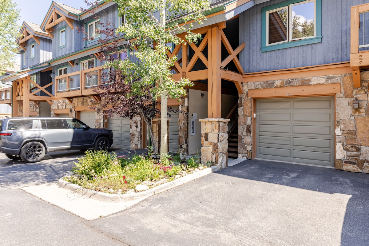 Attached Garage - View from outside