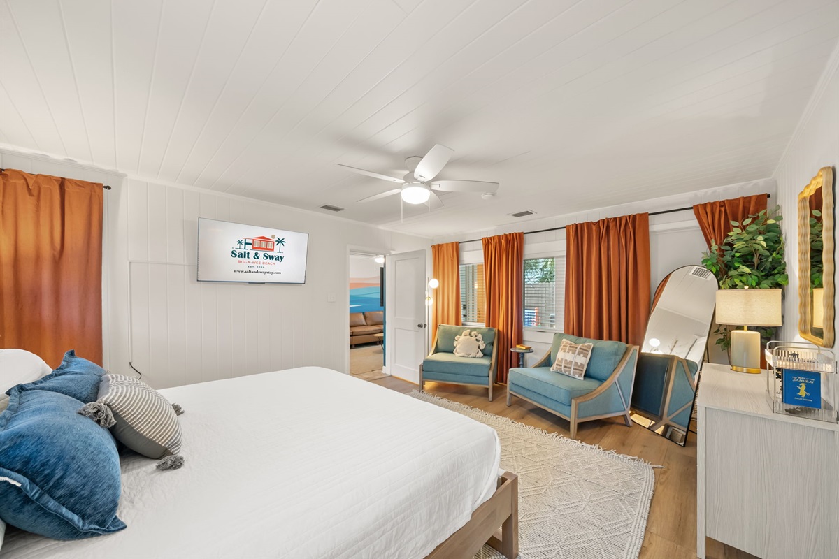 Primary Bedroom, 1 King bed