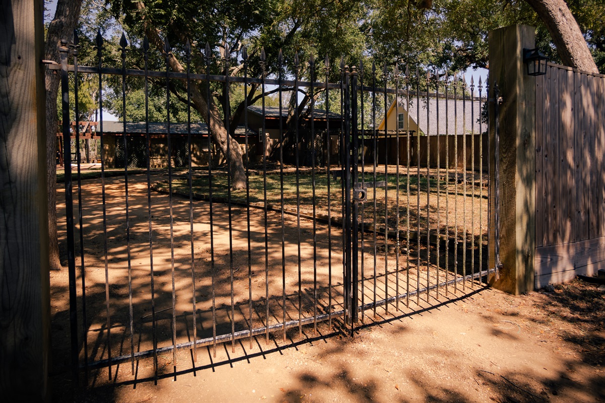 Gated property