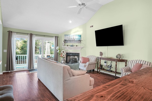 Great Room, Seating Area, TV