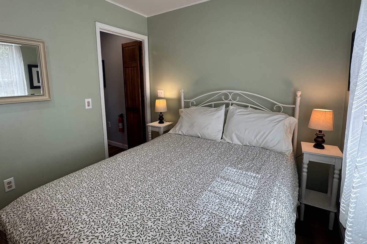 Queen bedroom