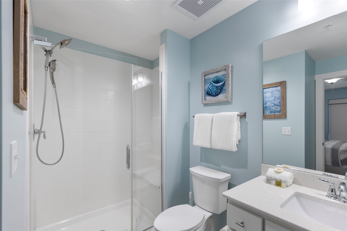 Primary En-Suite Bathroom