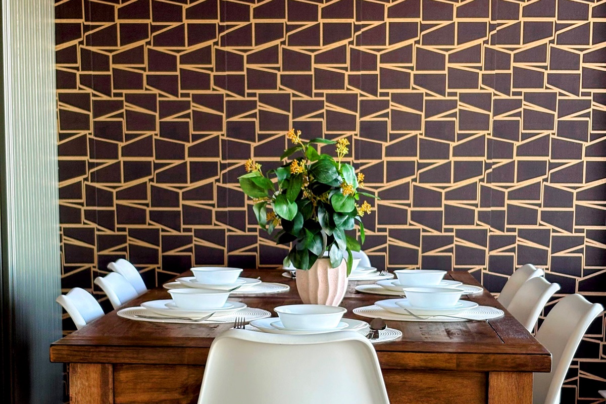 Indoor Family Dining for 8