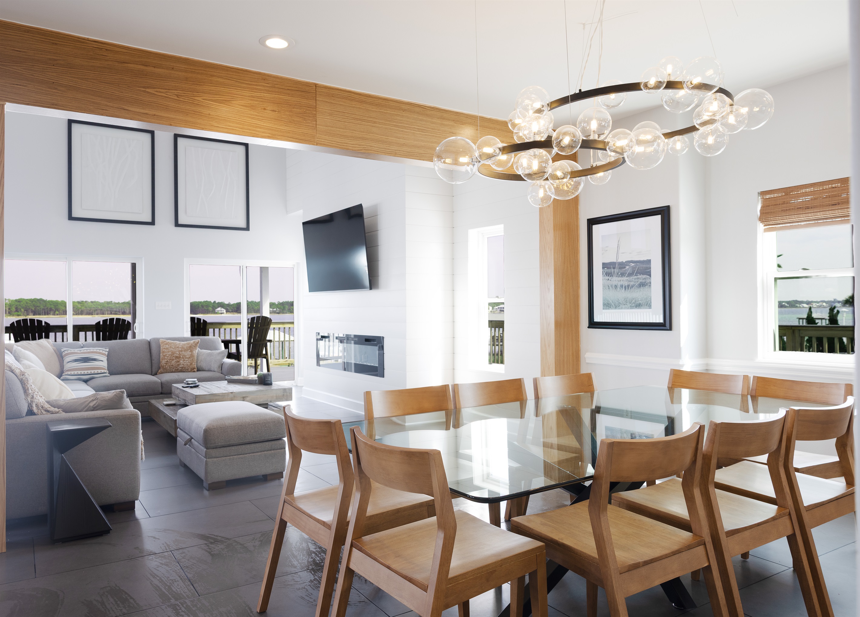 Dining Room seats 10