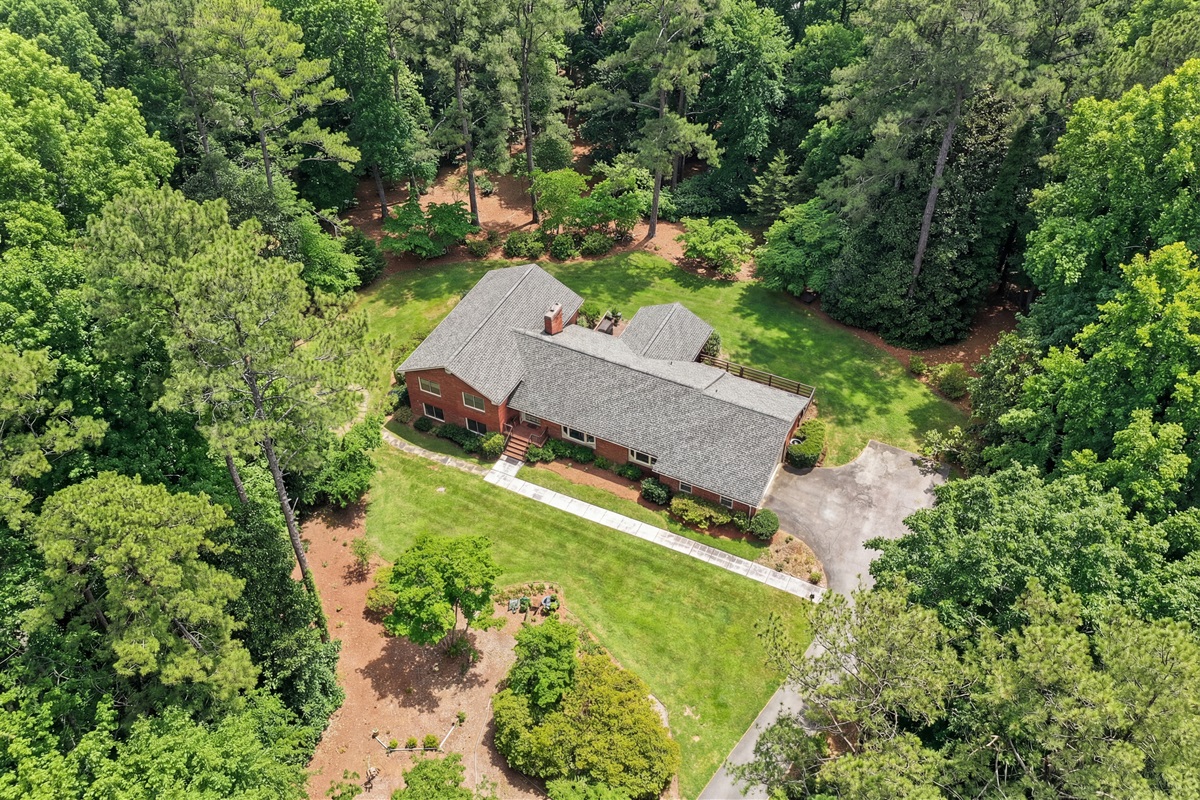 Welcome to Horseleg Forest Retreat