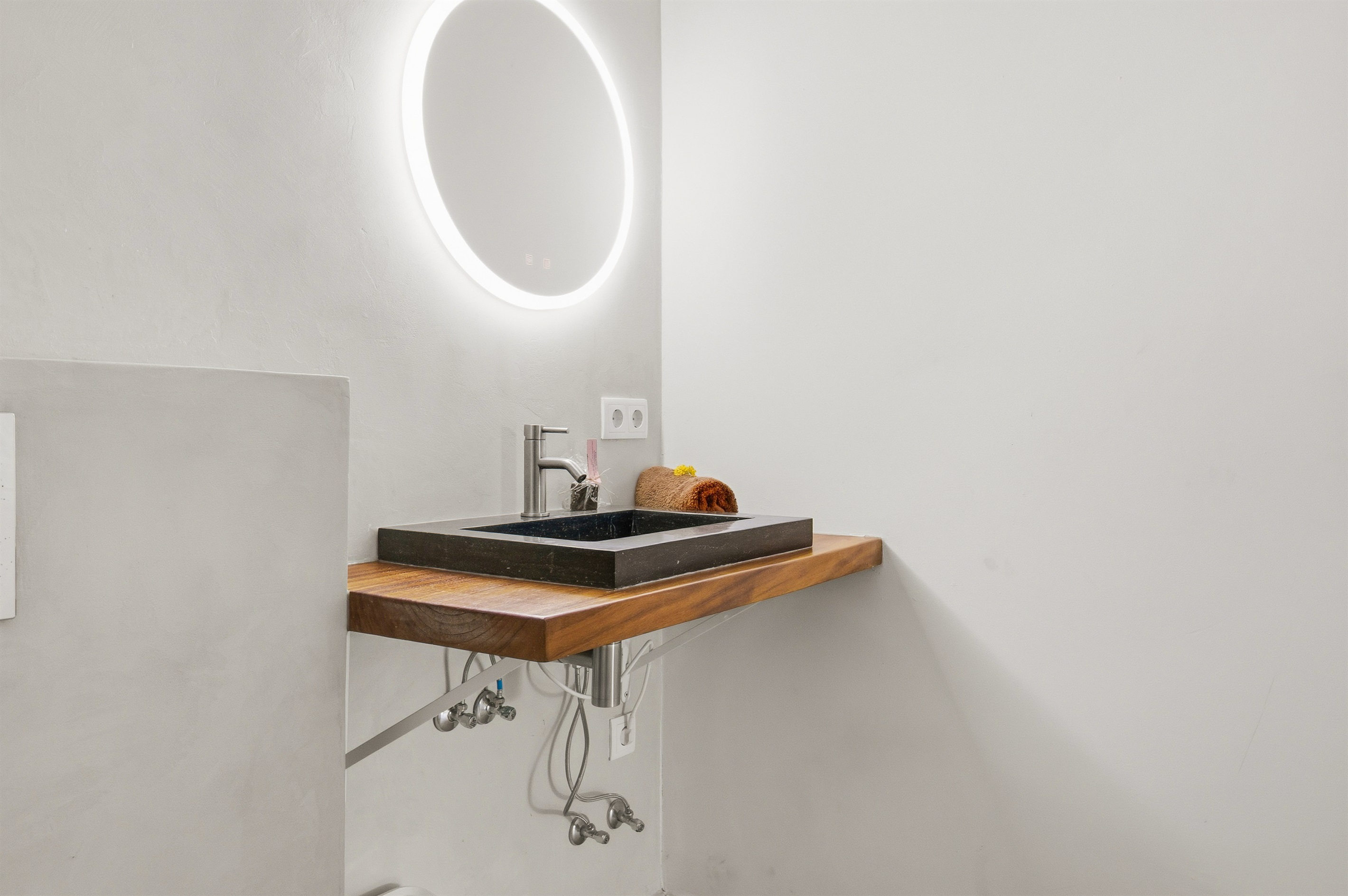 Villa Blenchi - Bedroom 2 | Ensuite