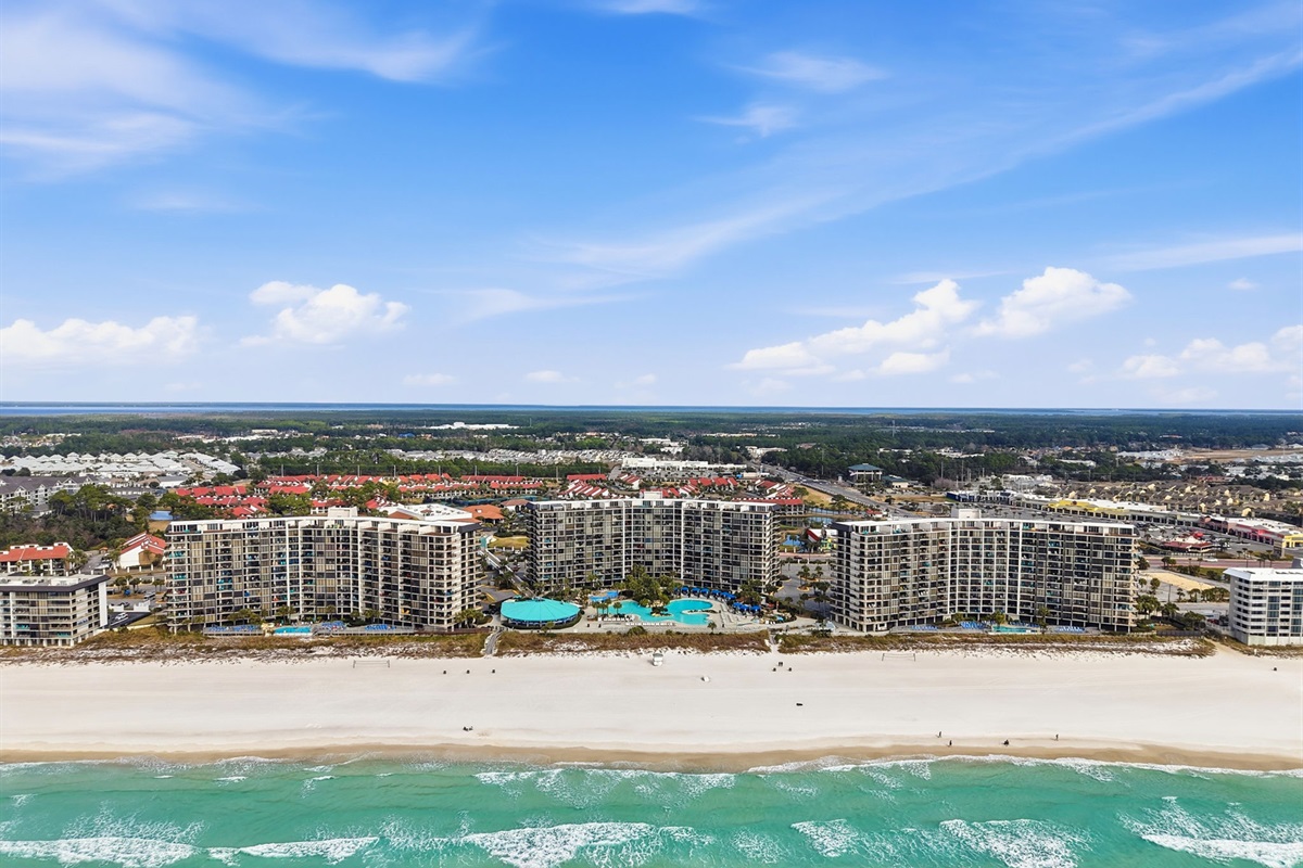 The expansive direct access beachfront of Edgewater Beach & Golf Resort