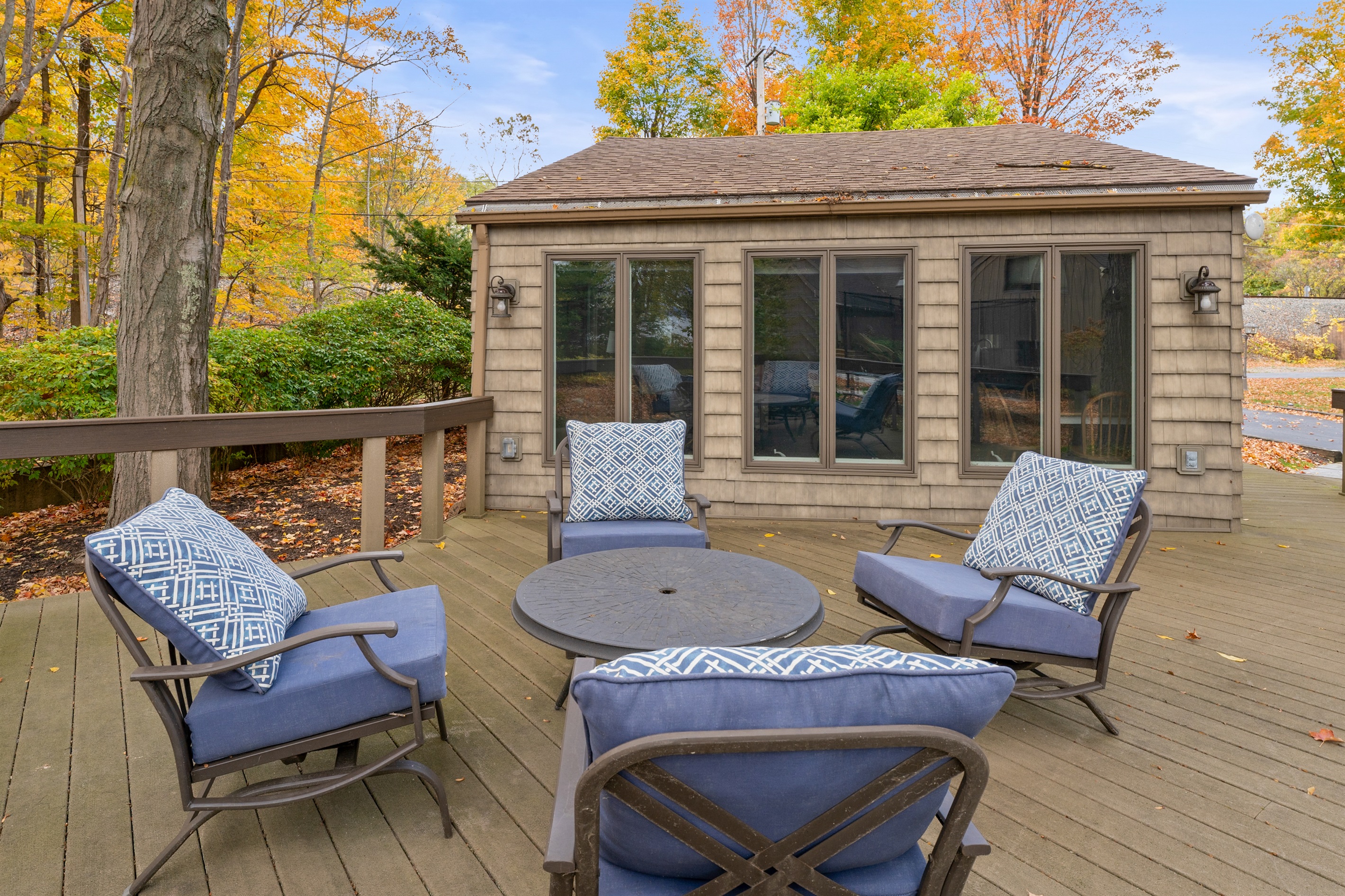 Unwind by the lake in these cozy loungers—perfect for morning coffee or sunset views