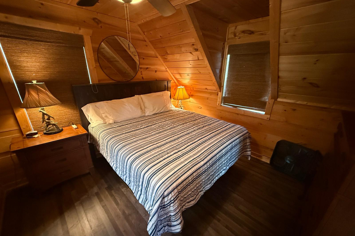 Upstairs Bedroom (King bed) with Full bath Ensuite. 