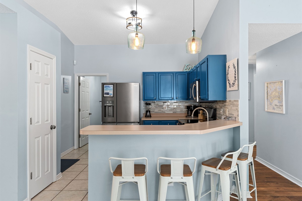 Breakfast Bar Seats 4