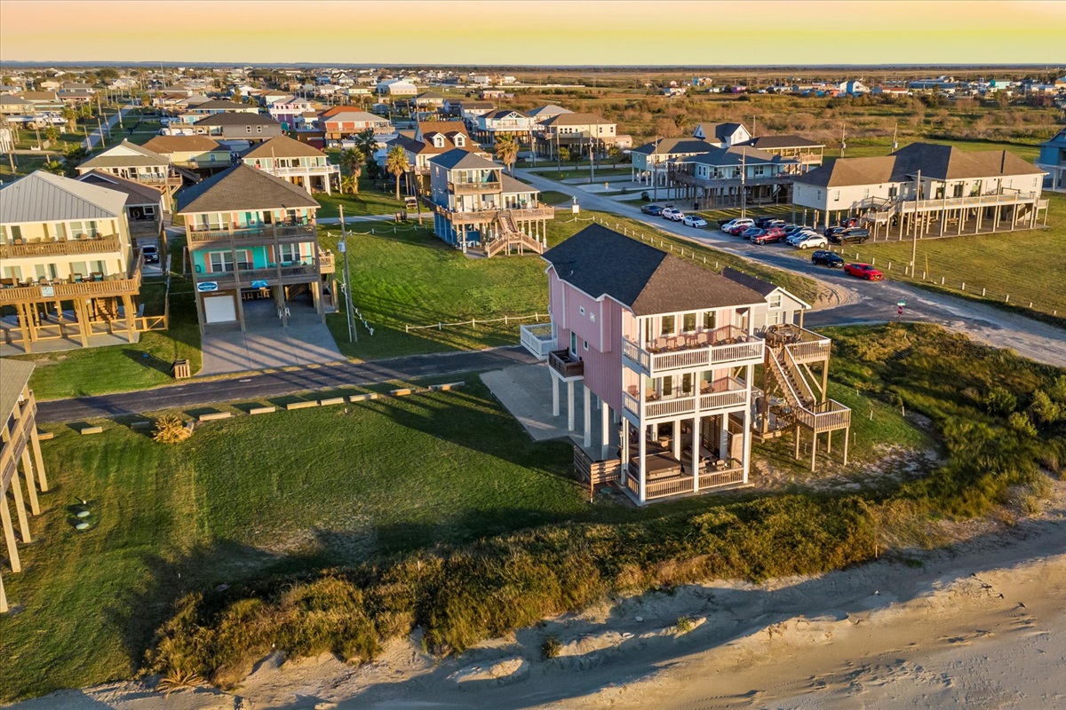 ad03b31b618945a1ab965518e351e929 Large | Beachhouse | Texas | TX | Vacation Homes | Galveston | Crystal Beach | Kokomo | Breezy Days | Beachfront Elegance | Sunrise Serenity | Southern Sands Property Management, LLC