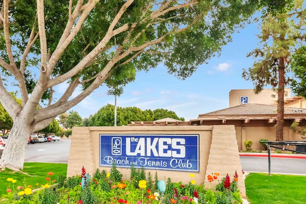 In the Lakes community and access to the community center with heated olympic pool, large spa, workout room, assorted sport courts, pool table and ping pong.
