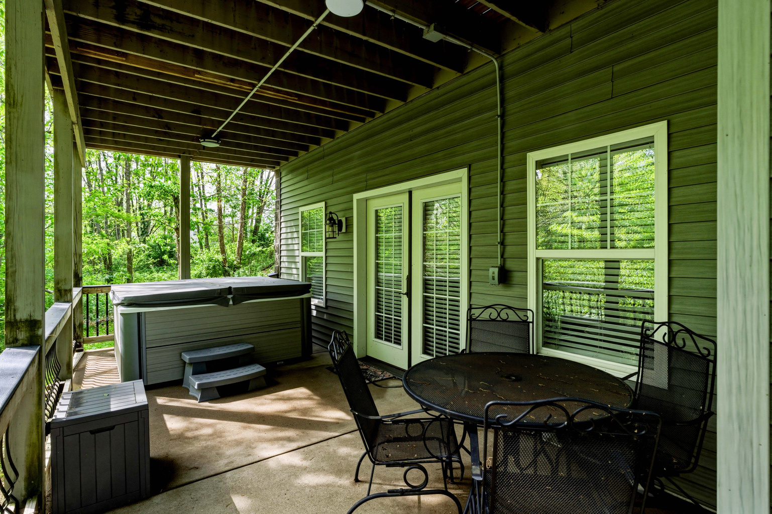 Rear patio and hot tub