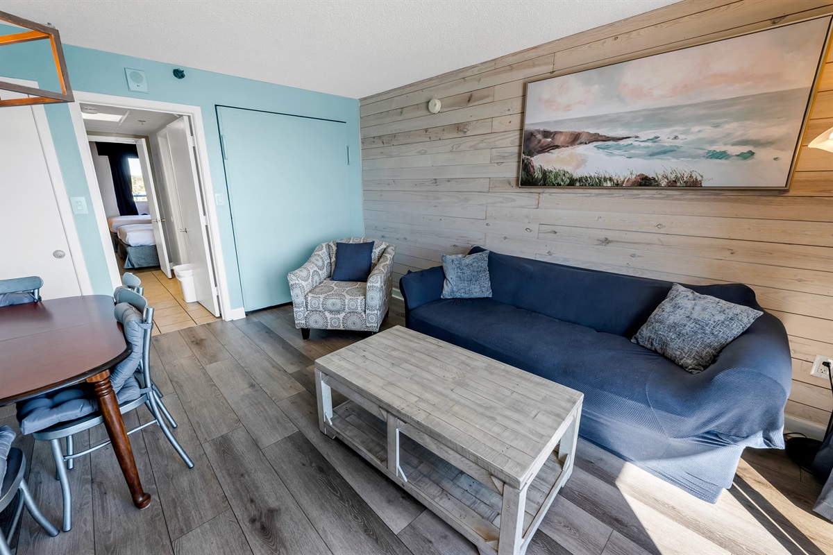 Living Room with Stunning Views🌊☀️