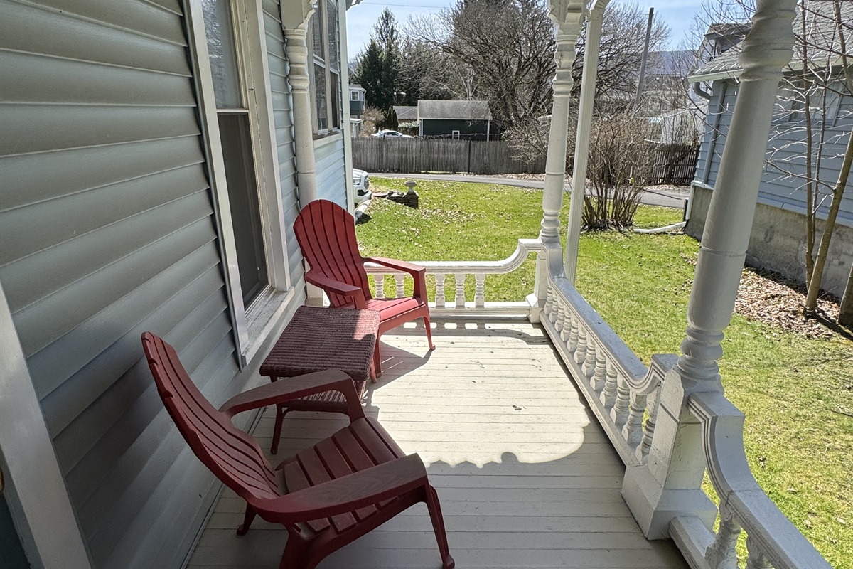 Sit and relax on your private side porch After the Game