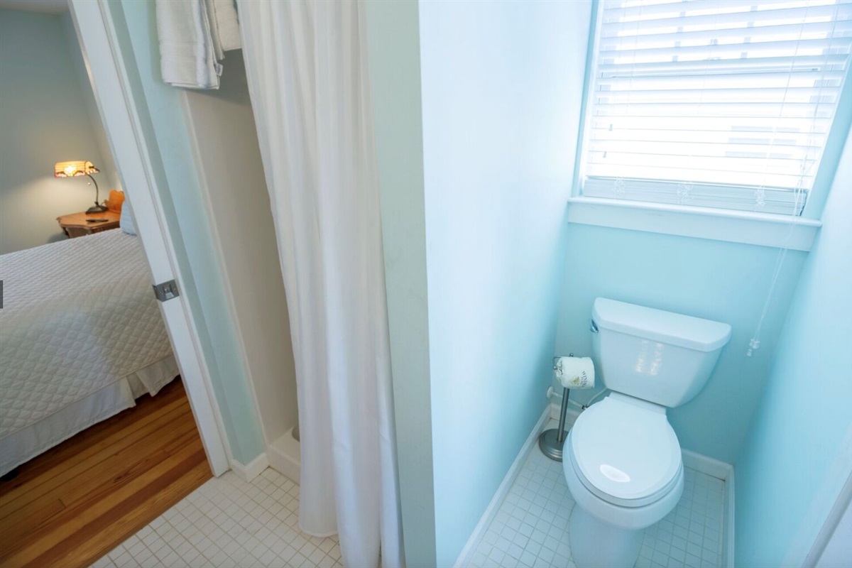 Bathroom 3 - Upstairs Jack-N-Jill