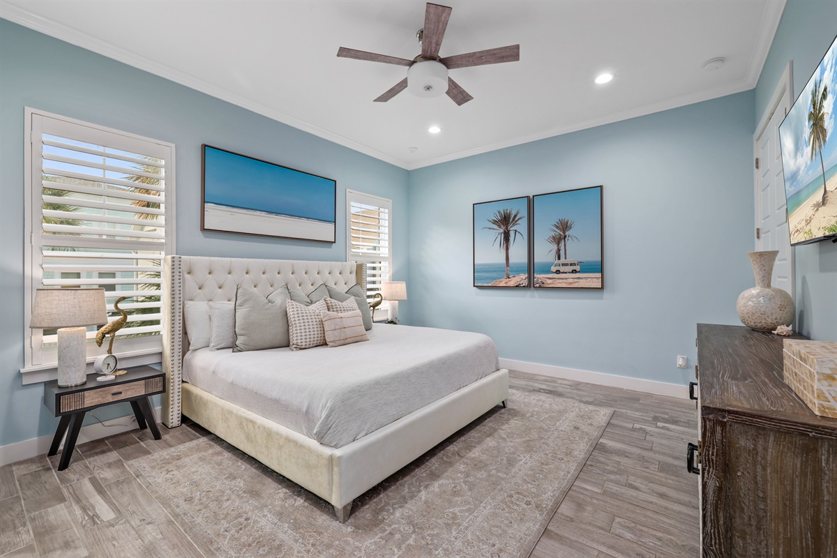 Primary bedroom retreat with king bed, en suite bathroom, laundry, smart TV