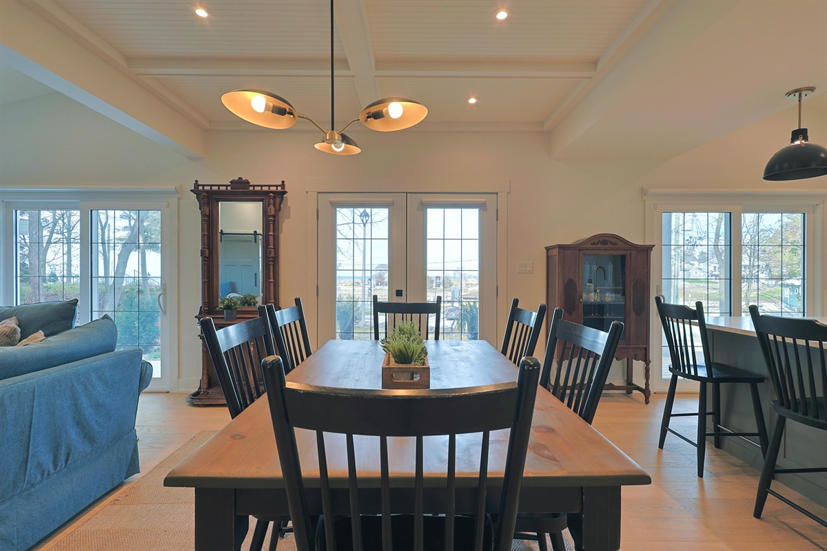 * &ldquo;Luxury meets comfort in this bright and spacious dining area designed for slow breakfasts and evening wine.&rdquo;
