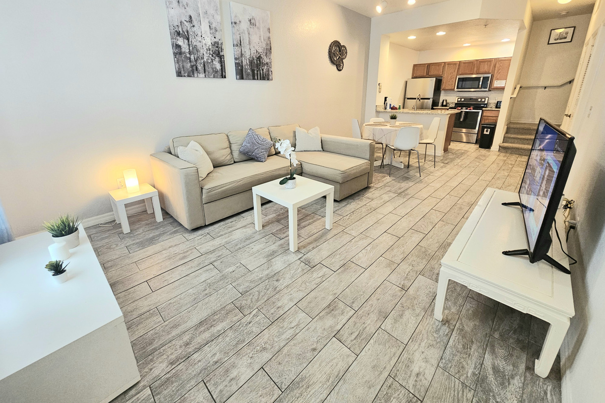 Bright, open Living Area, Smart TV, Internet, Ceiling Fan