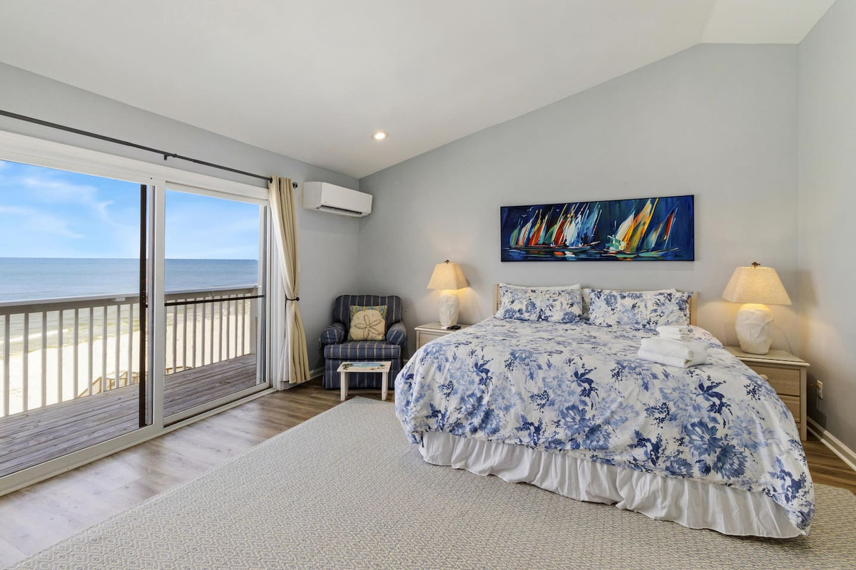 Wake up in the king master suite, slide open the balcony door, and let the Gulf breeze be your alarm clock.