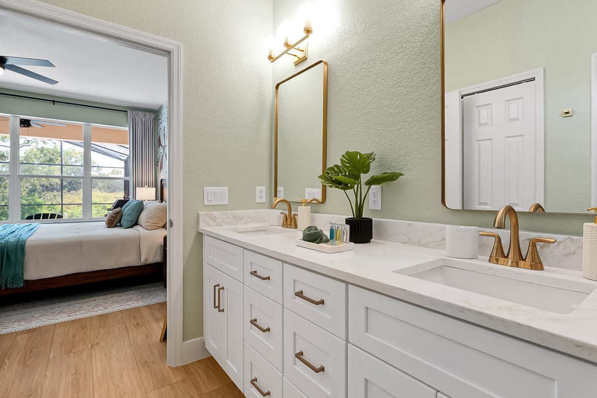Moana King Suite Ensuite: Spacious double vanity with plenty of counter space and direct access to the king bedroom.
