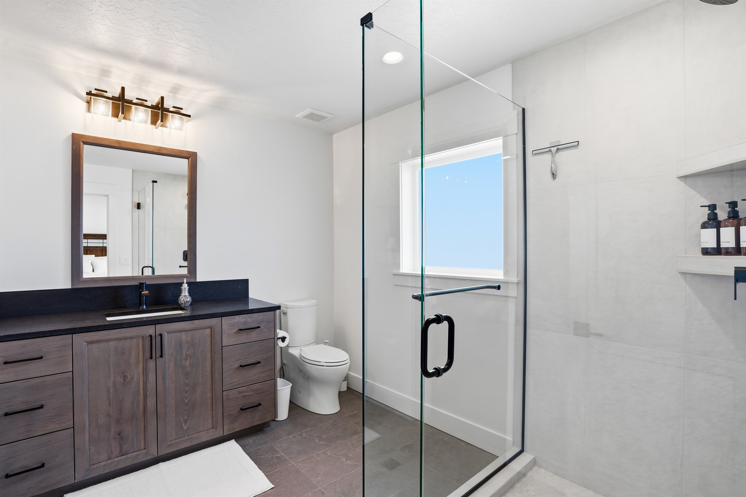 Enjoy Privacy in This Bright Contemporary Guest Bathroom