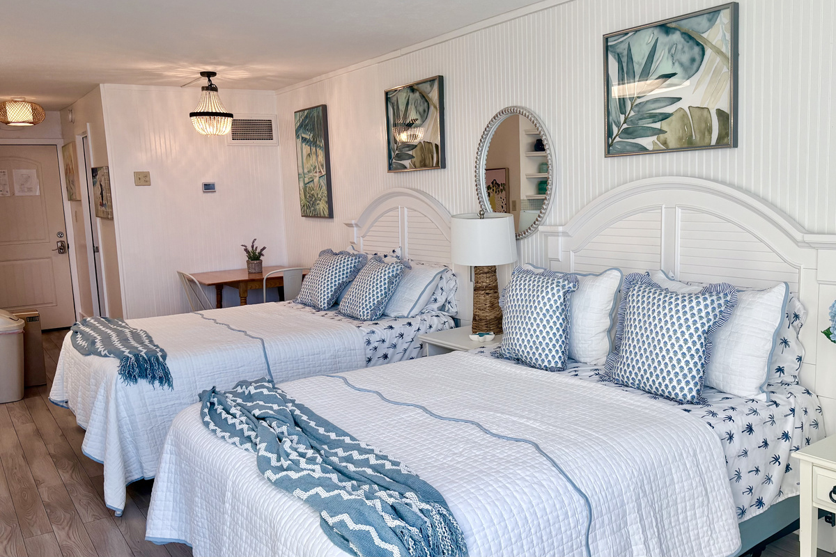 Two beautiful queen beds with all new linens!