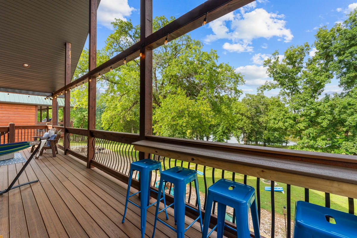 Extra seating overlooking the lake view