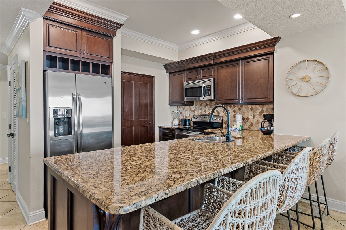 Kitchen with Breakfast Bar