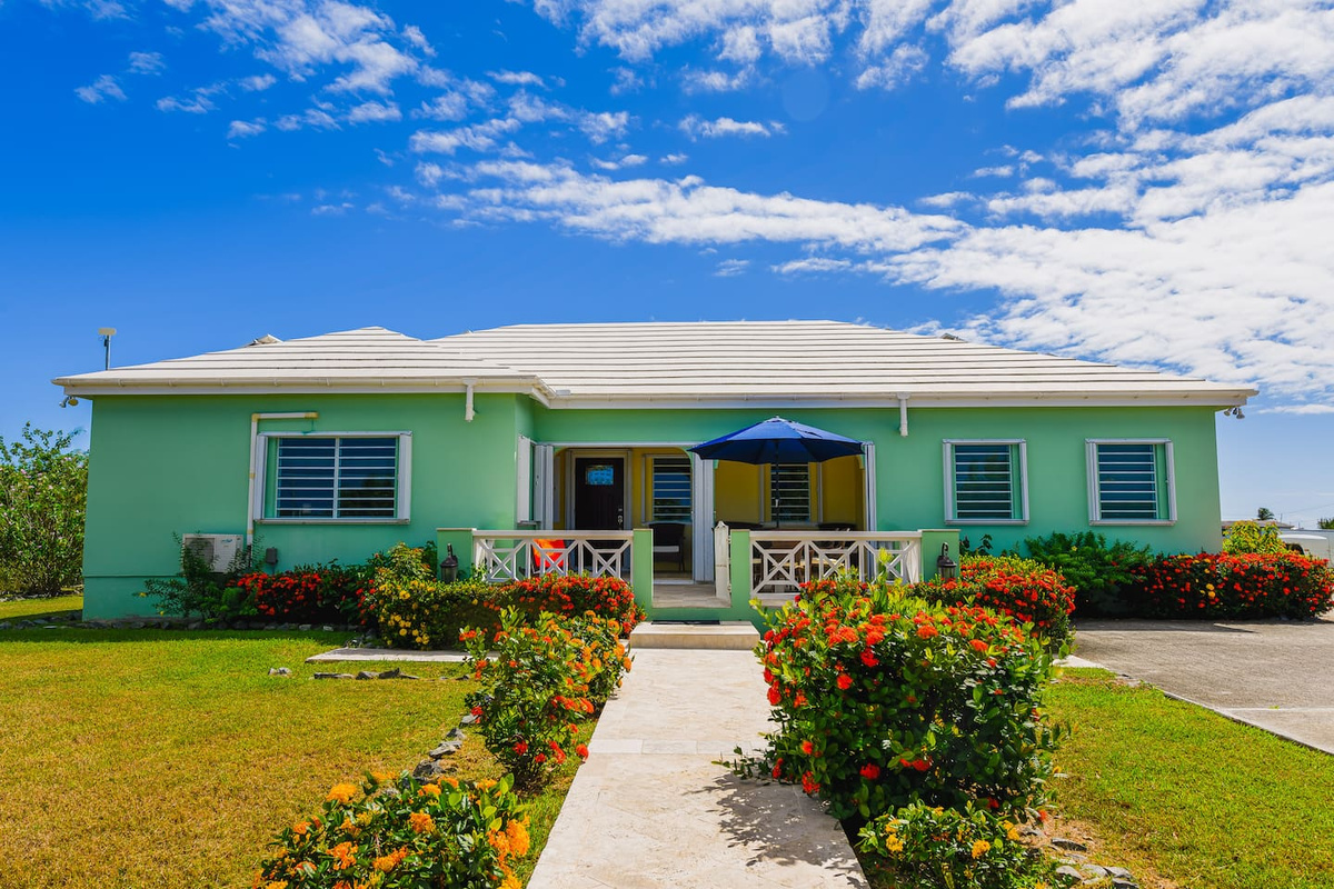 Welcome to Island Oasis (front view)
