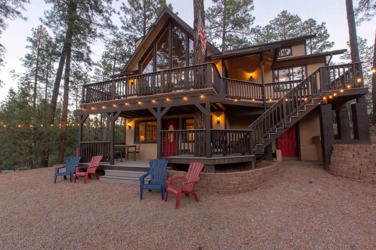 Private entrance to lower level bedroom (right side)