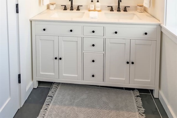 Guest House Bathroom
