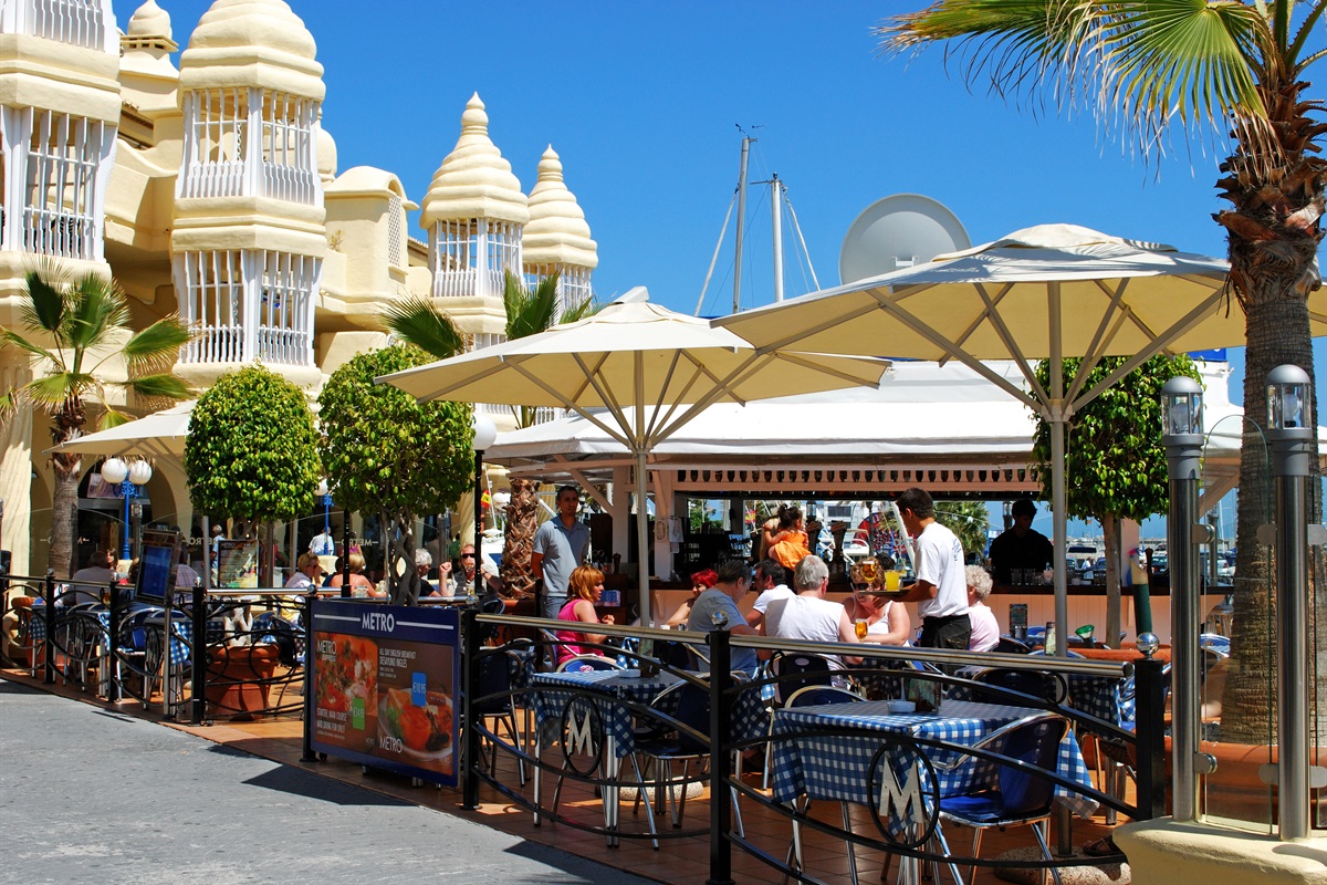 Puerto Marina, Benalmádena – Enjoy dining by the water, lively terraces, and the unique charm of this iconic marina.