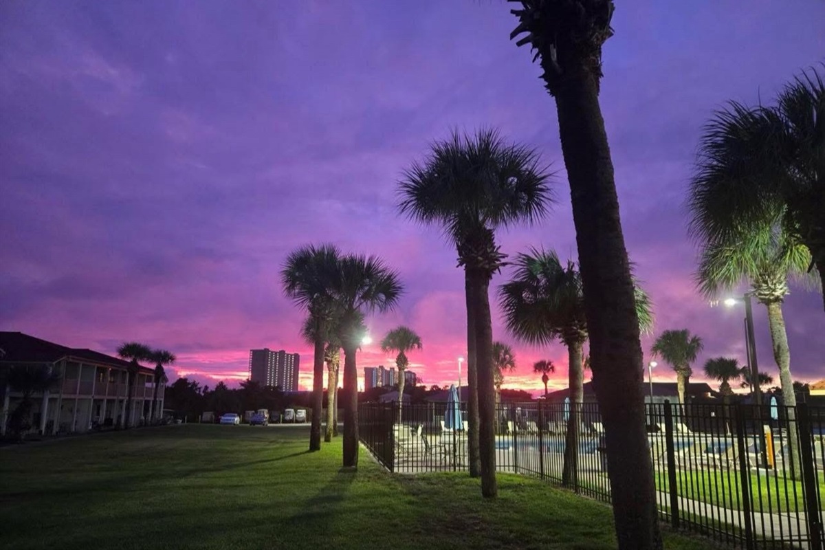 Enjoy beautiful sunsets at Horizon South