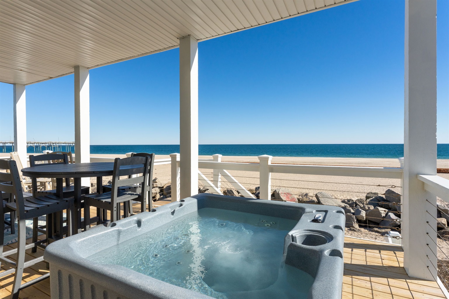 Oceanfront with Hot Tub