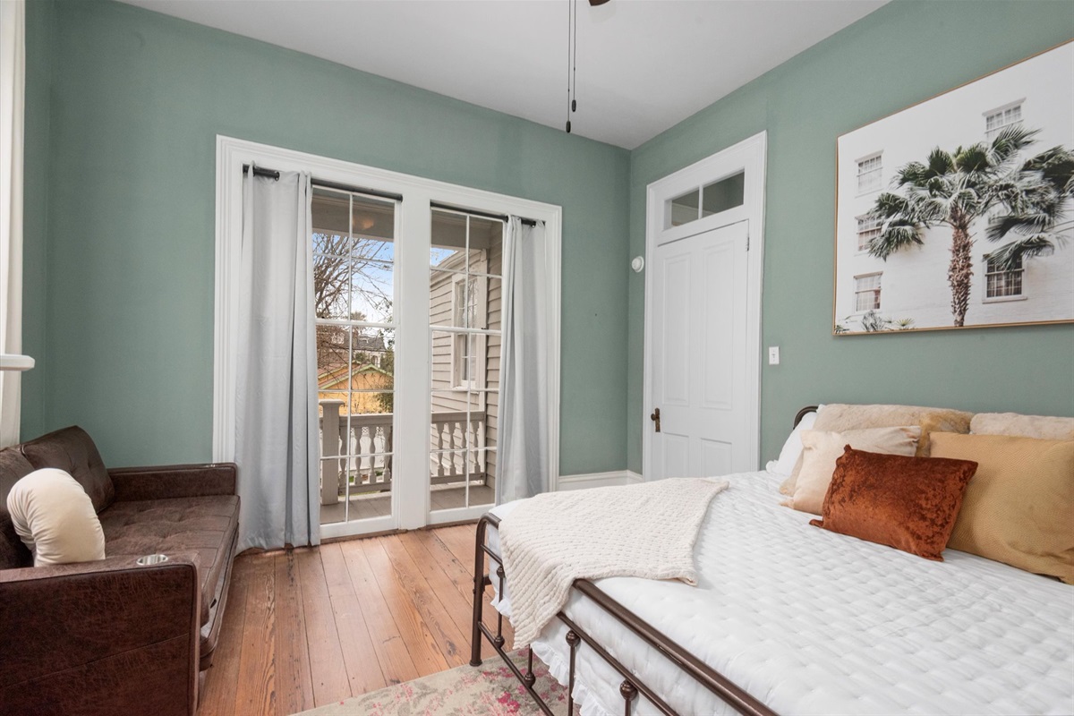 adcdc6401ce6466d96b5ba45e7a4a347 Large | Beachhouse | Texas | TX | Vacation Homes | Galveston | Crystal Beach | Kokomo | Breezy Days | Beachfront Elegance | Sunrise Serenity | Southern Sands Property Management, LLC